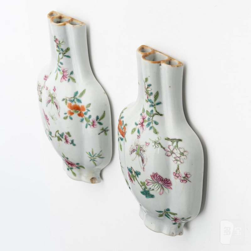 A pair of famille rose 'floral' wall vases, - 图3